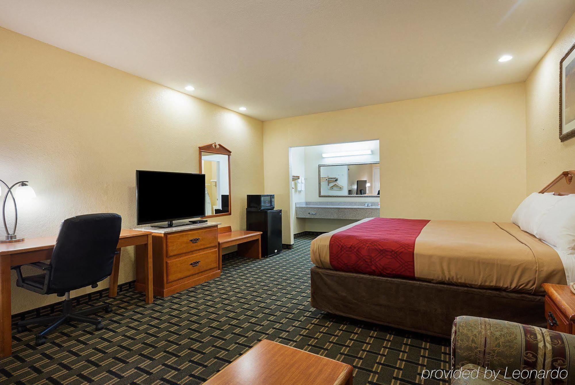 Econo Lodge Inn & Suites Horn Lake Exterior photo